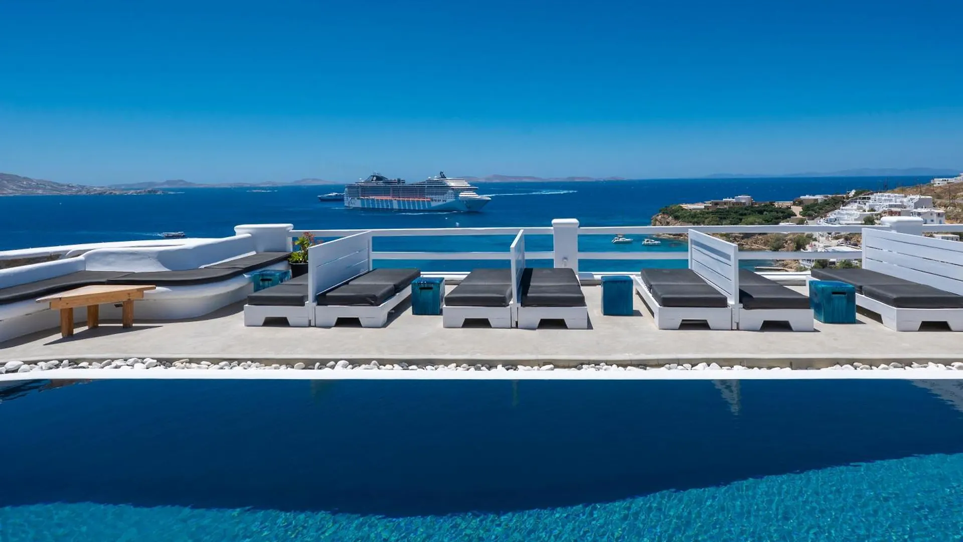 Flaskos Luxury Suites Agios Stefanos  Apart-hotel Agios Stefanos (Mykonos)
