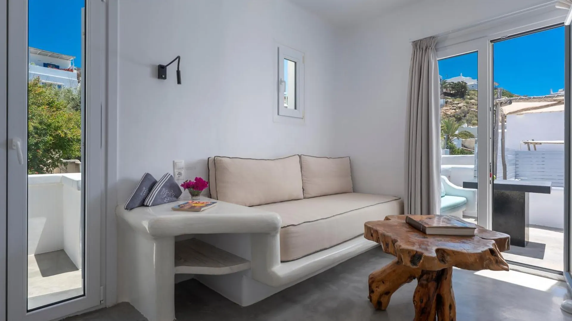 Aparthotel Flaskos Luxury Suites Agios Stefanos