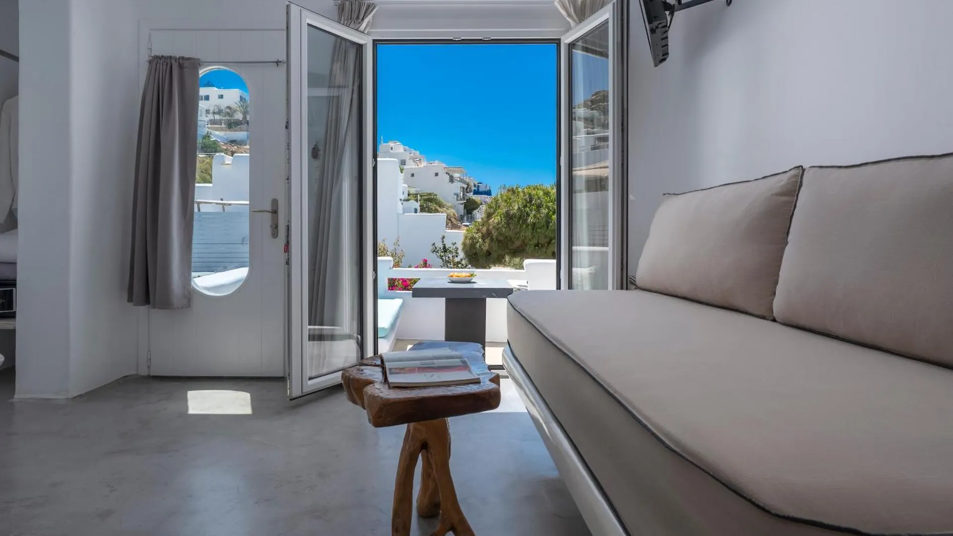 **** Aparthotel Flaskos Luxury Suites Agios Stefanos  Grecia