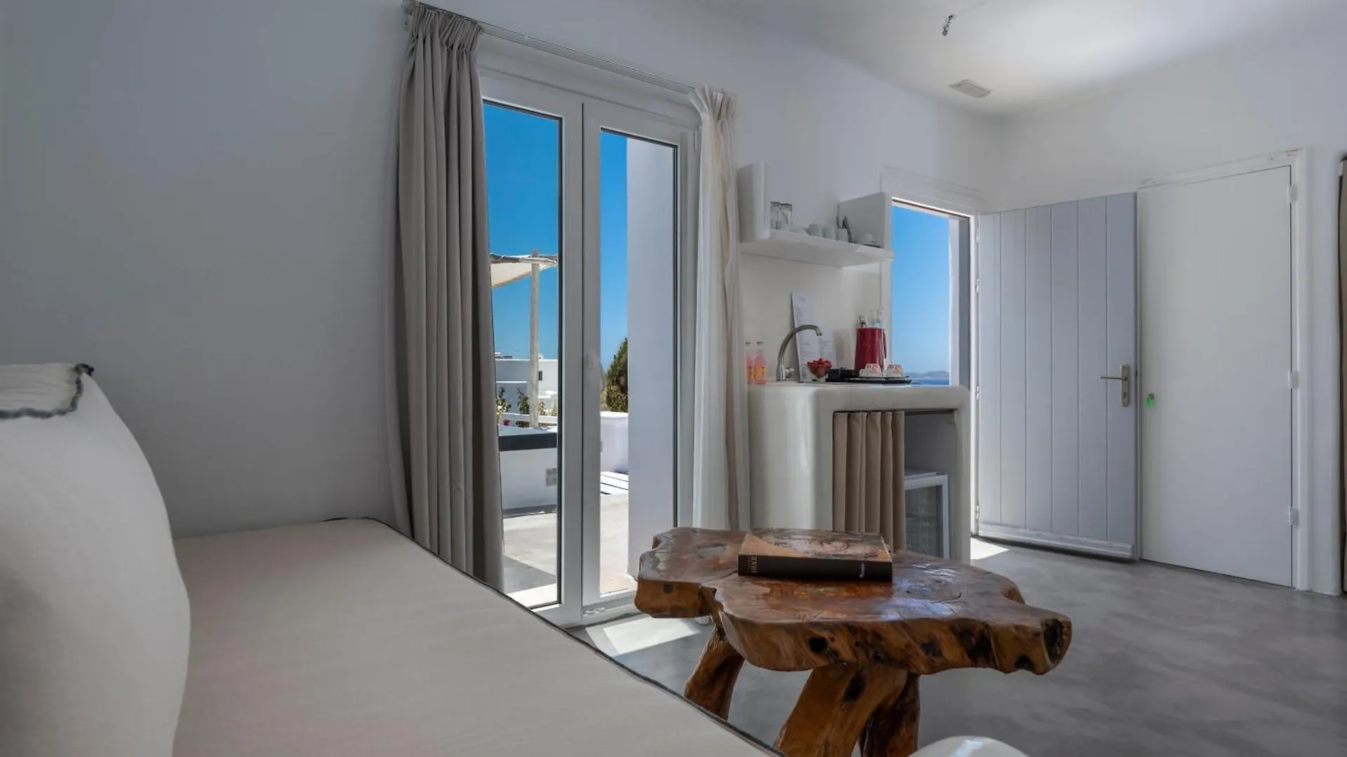 Aparthotel Flaskos Luxury Suites Agios Stefanos