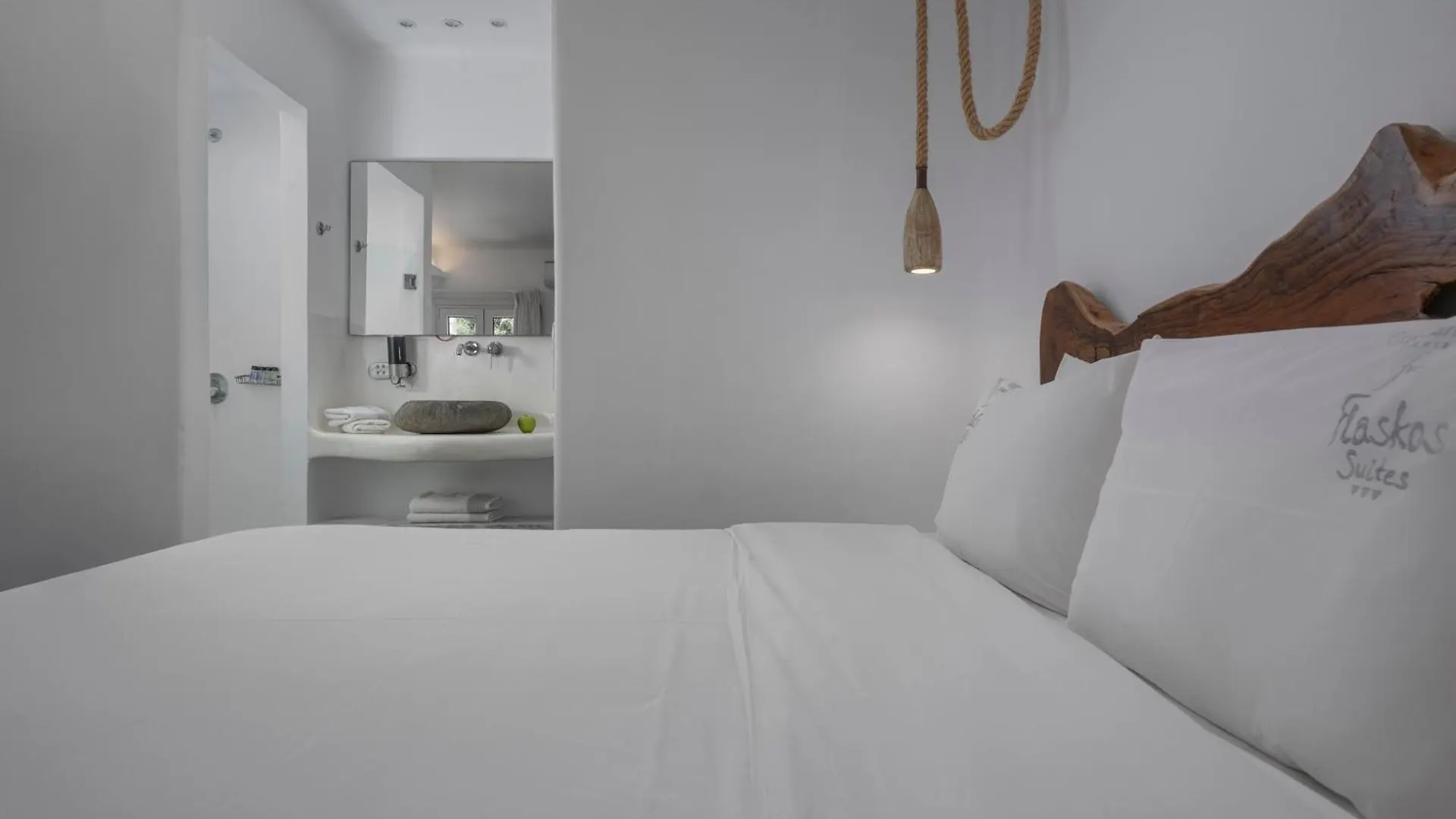 **** Aparthotel Flaskos Luxury Suites Agios Stefanos  Grecia