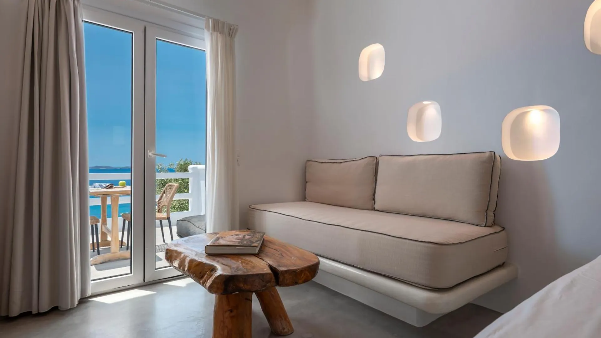 Flaskos Luxury Suites Agios Stefanos
