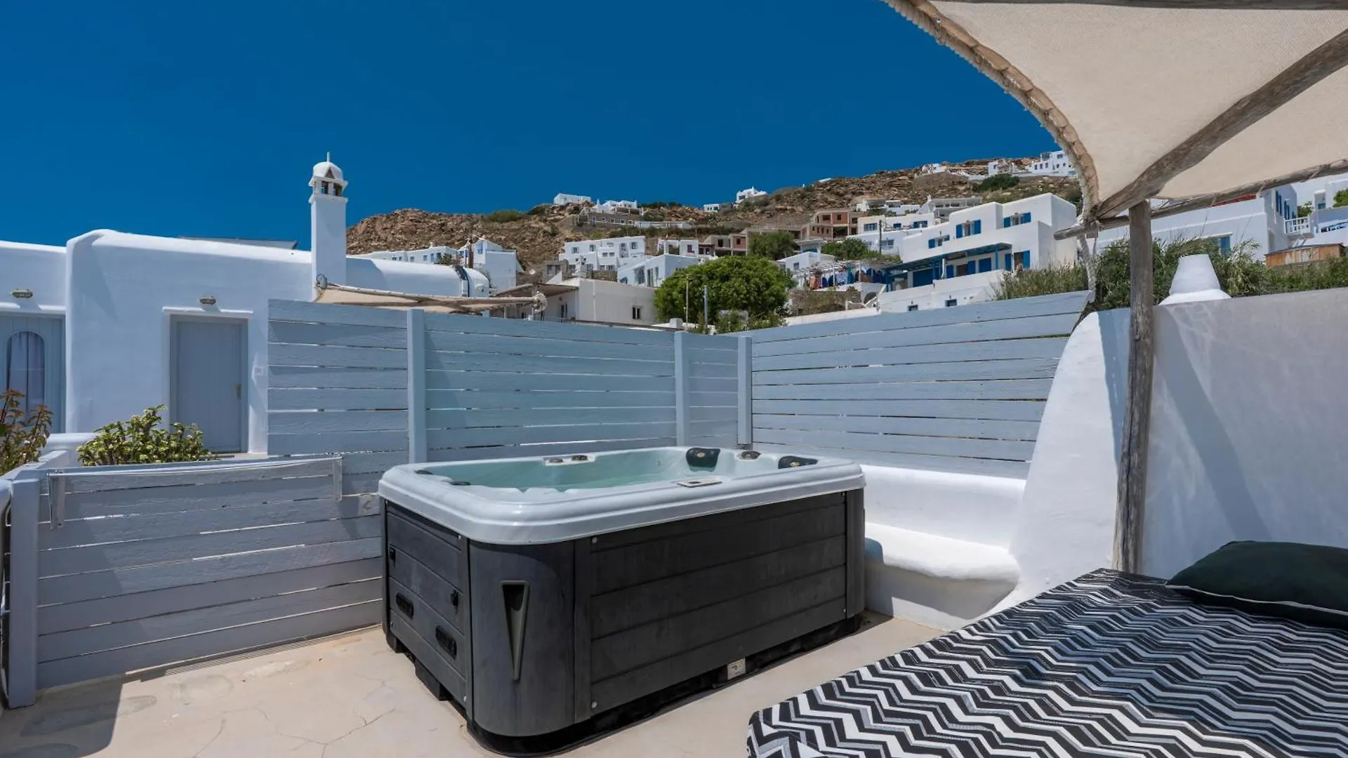 Aparthotel Flaskos Luxury Suites Agios Stefanos