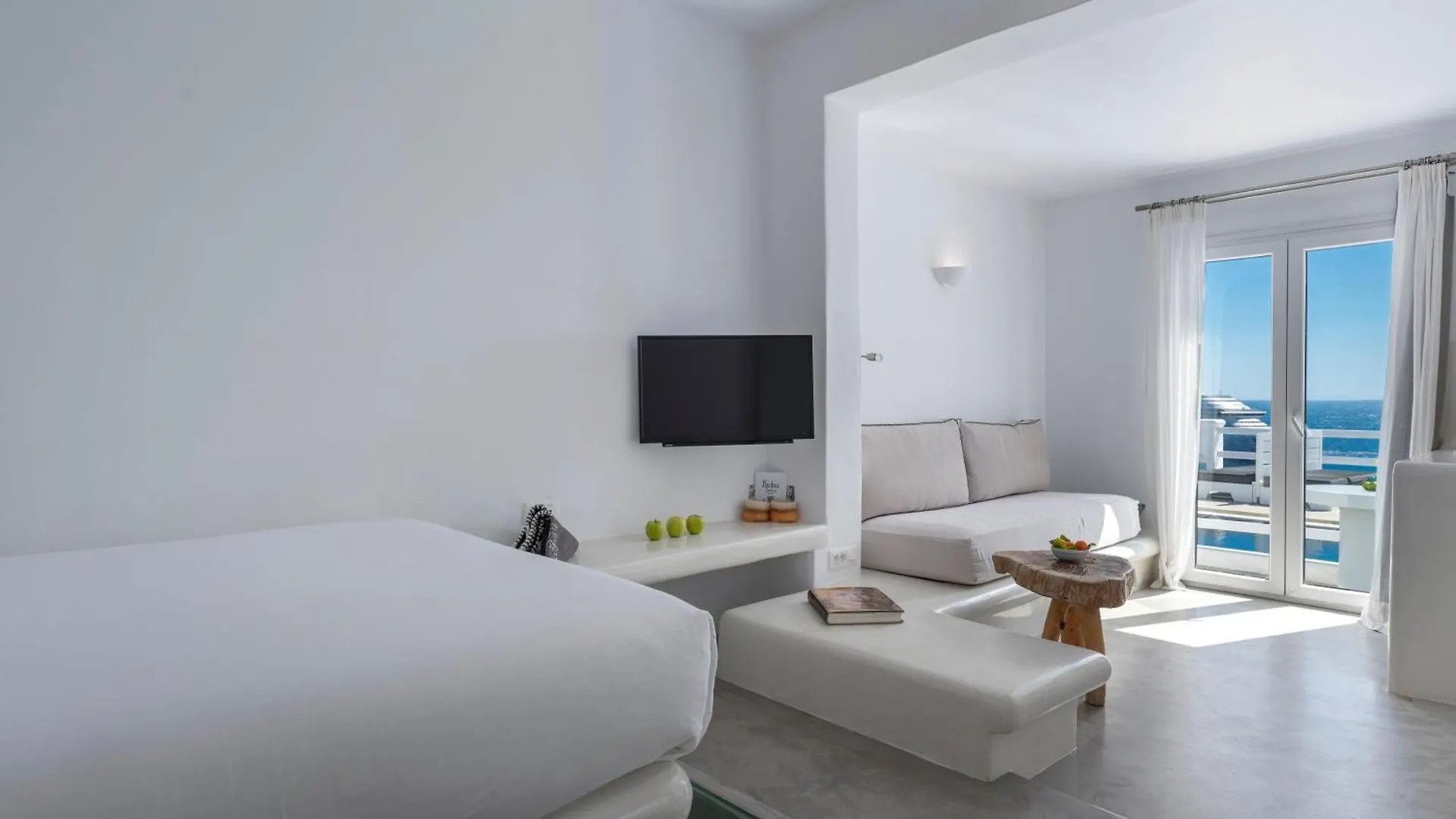 Flaskos Luxury Suites Agios Stefanos